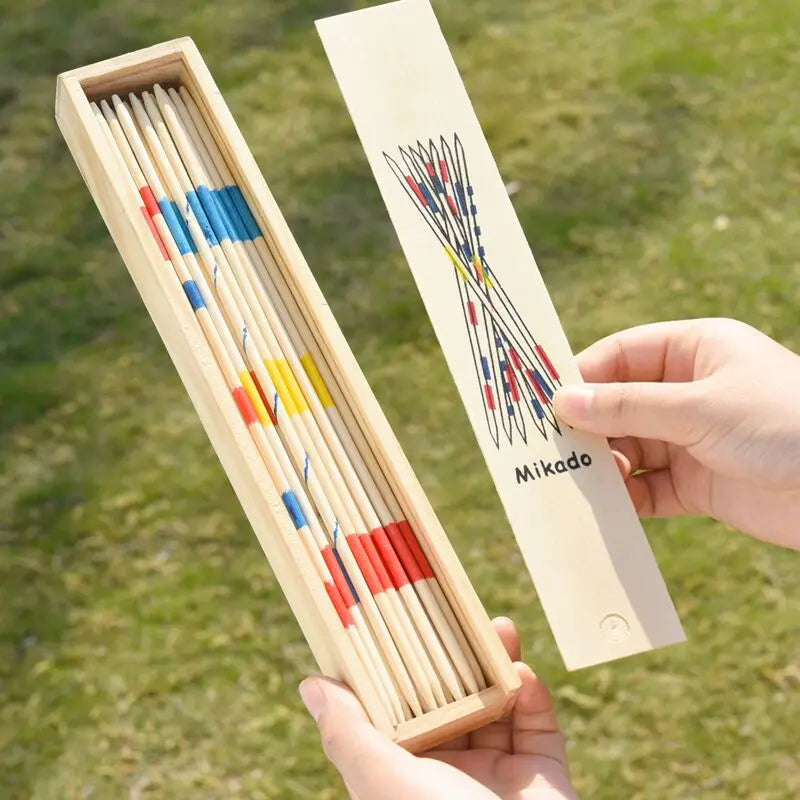 Jeu traditionnel de bâtonnets de ramassage en bois de Mikado Spiel avec jeu de boîte durable et utile