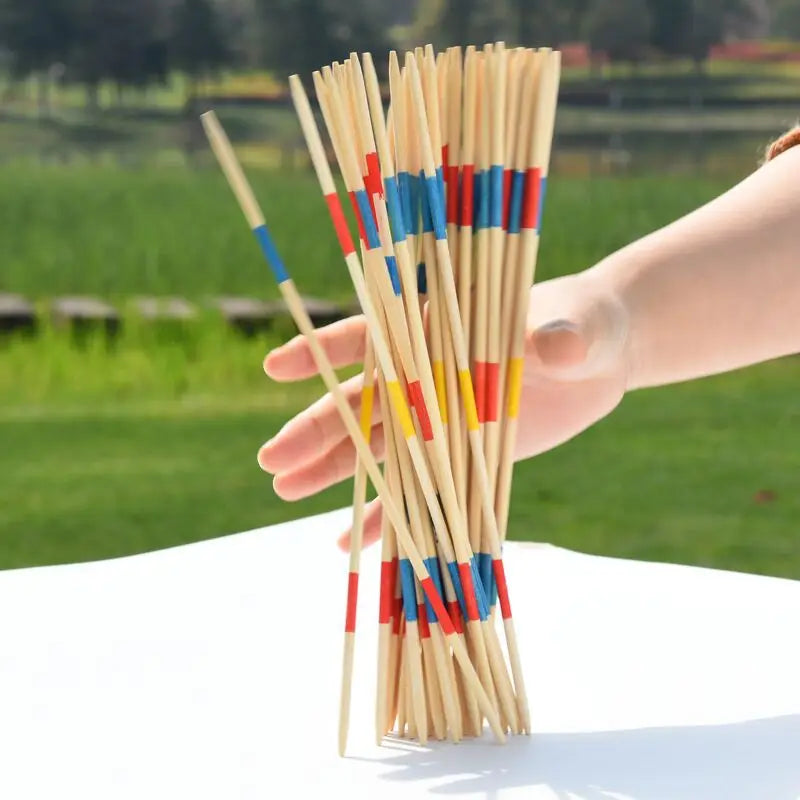 Jeu traditionnel de bâtonnets de ramassage en bois de Mikado Spiel avec jeu de boîte durable et utile